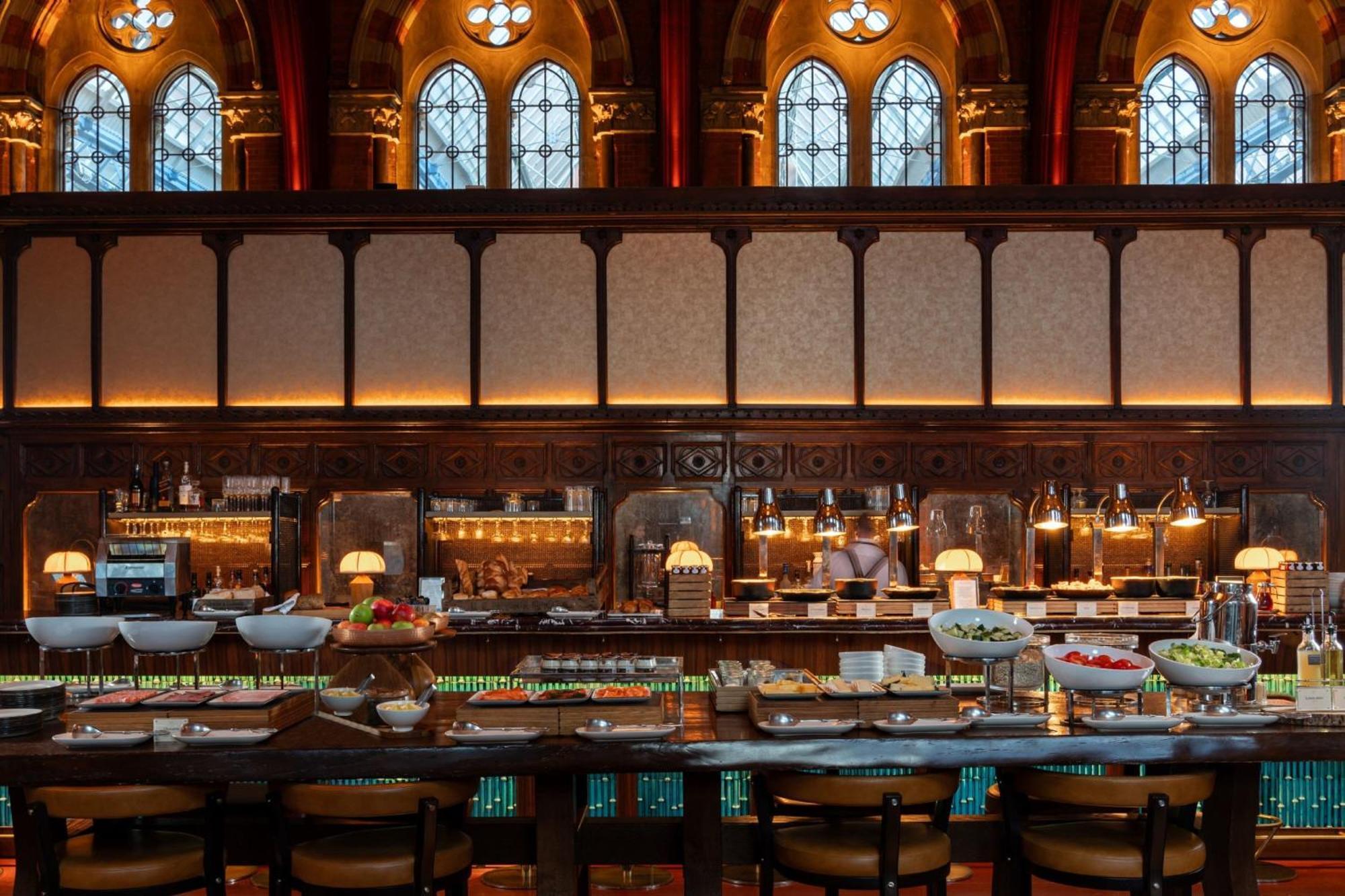 St. Pancras Renaissance Hotel London Exterior foto The interior of the restaurant