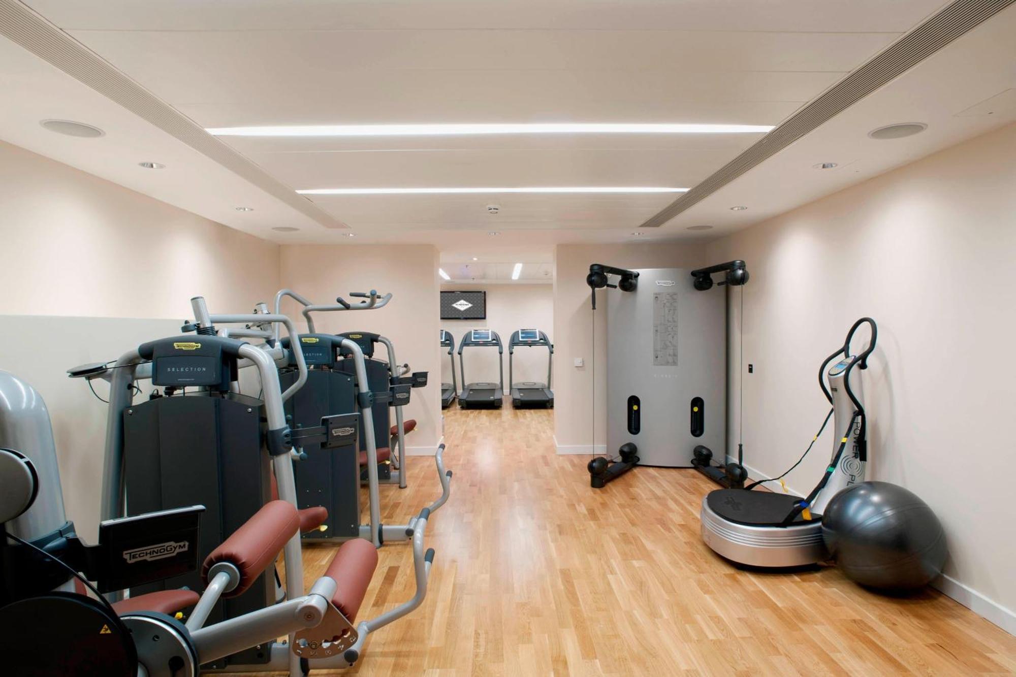St. Pancras Renaissance Hotel London Exterior foto The gym at the London Bridge Hotel
