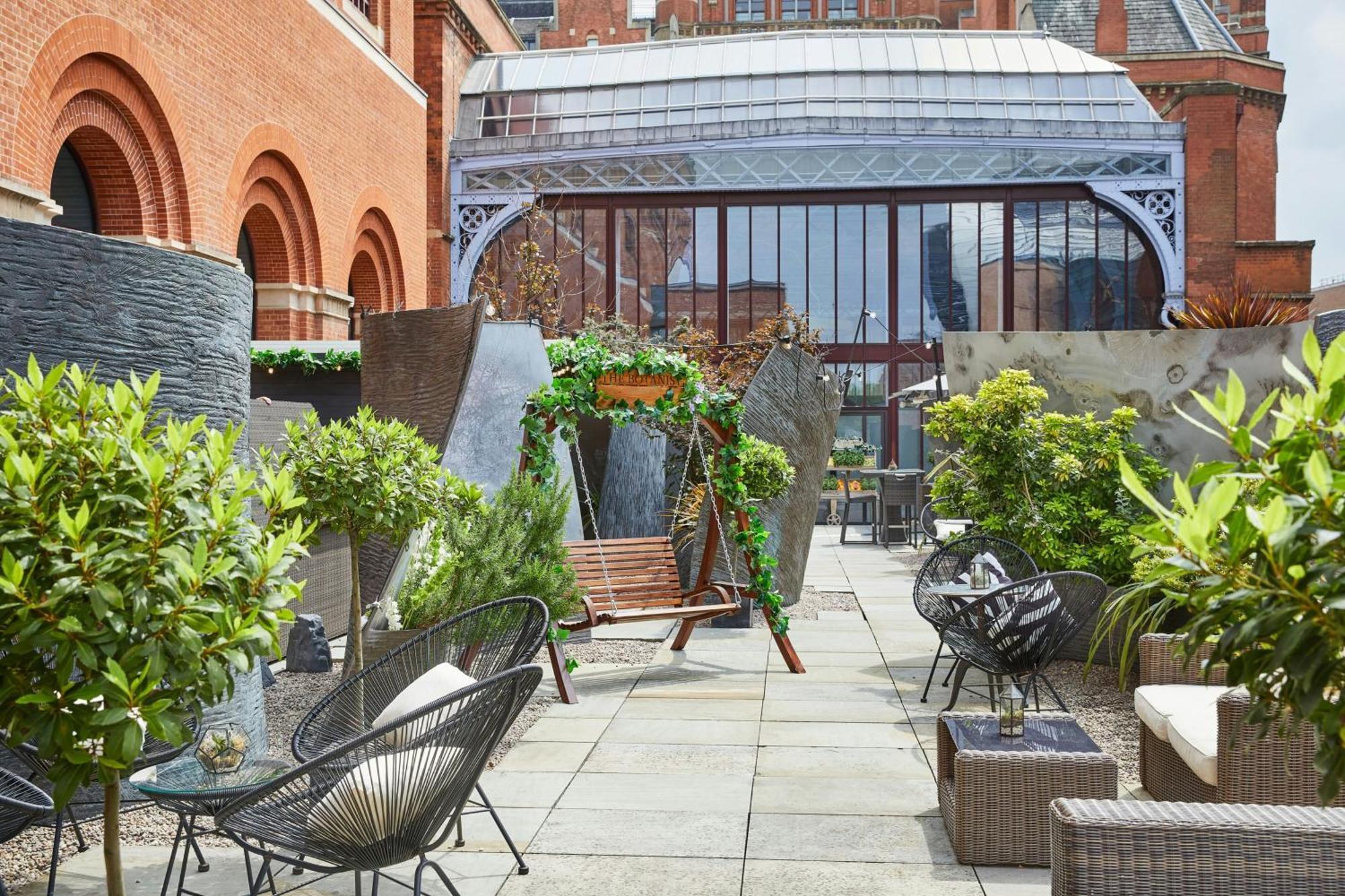 St. Pancras Renaissance Hotel London Exterior foto The rooftop garden