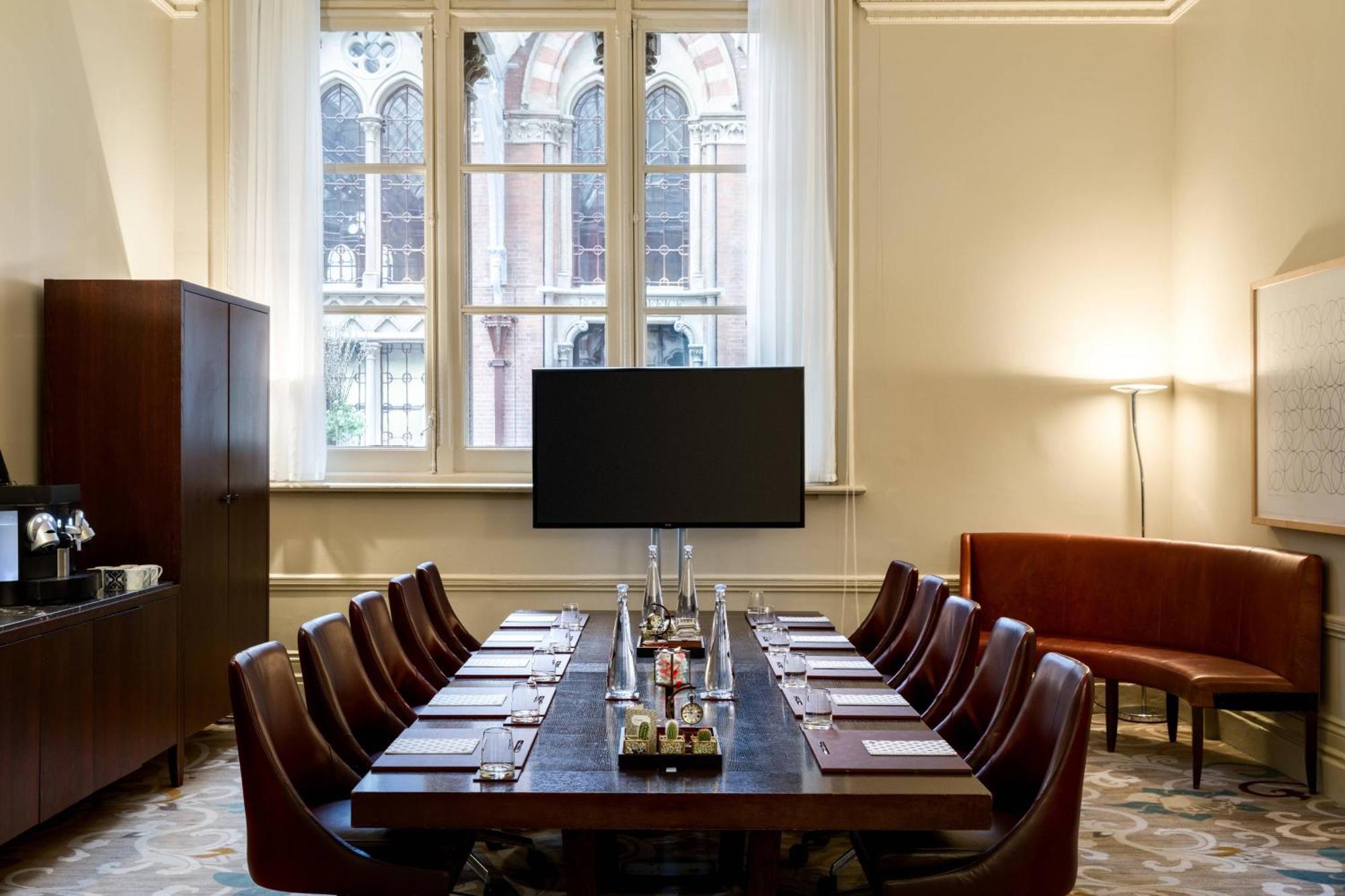St. Pancras Renaissance Hotel London Exterior foto The boardroom at the London Stock Exchange