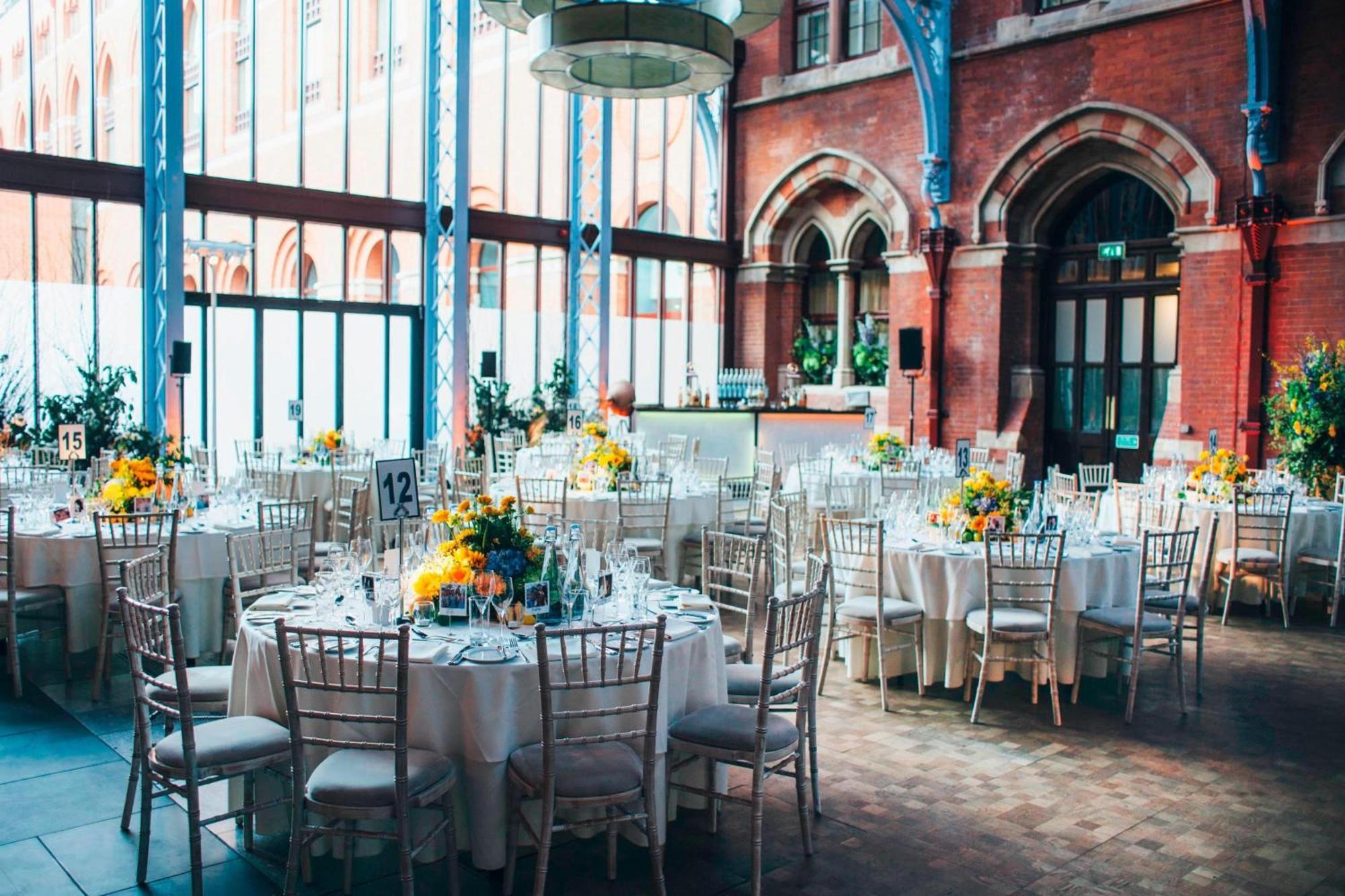 St. Pancras Renaissance Hotel London Exterior foto The Great Hall at the Natural History Museum, London