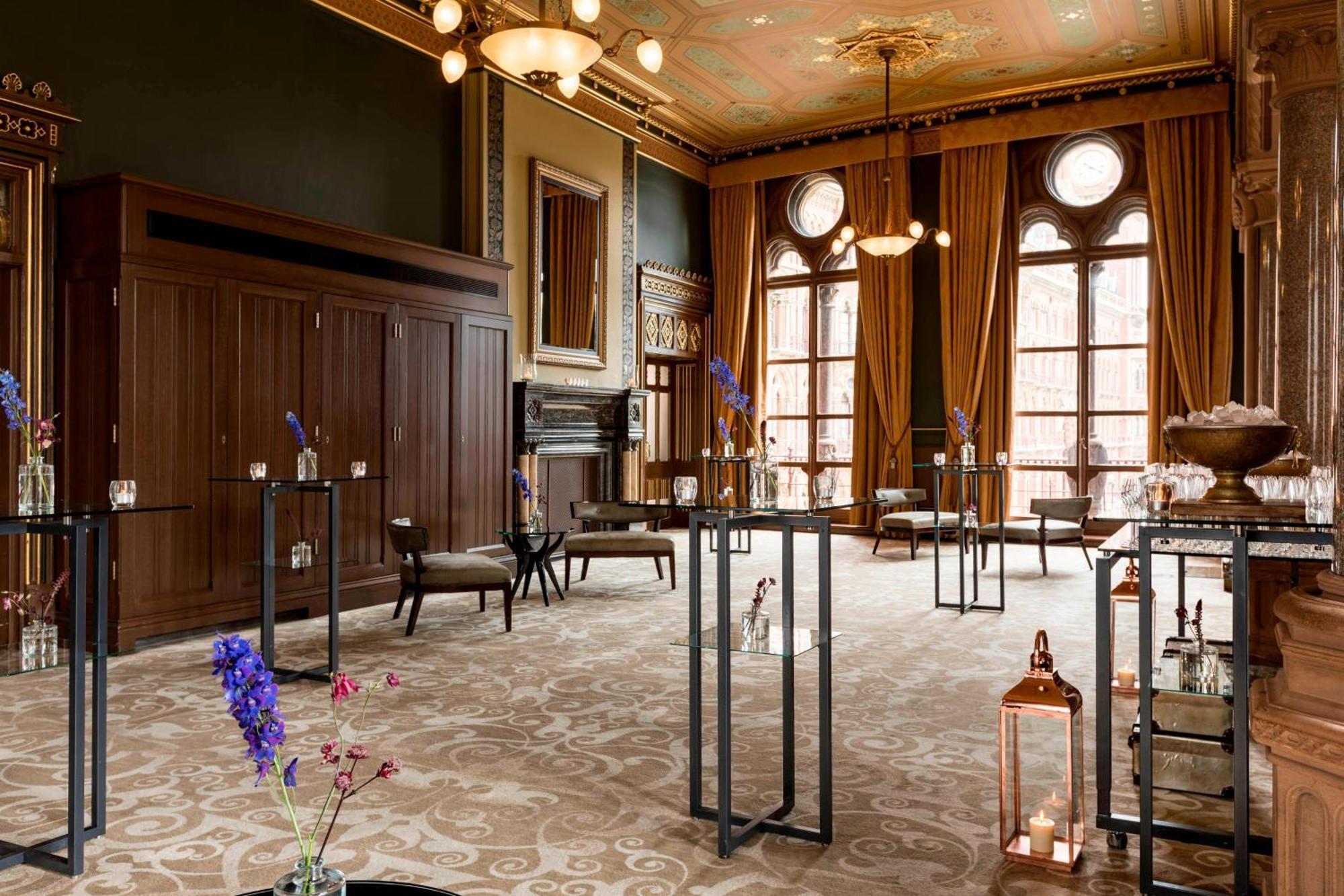 St. Pancras Renaissance Hotel London Exterior foto The Library