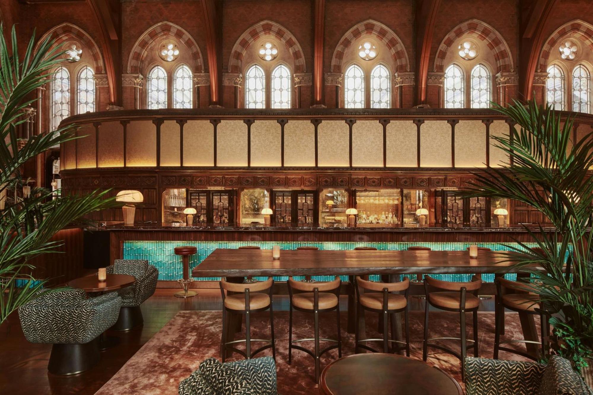 St. Pancras Renaissance Hotel London Exterior foto The interior of the bar