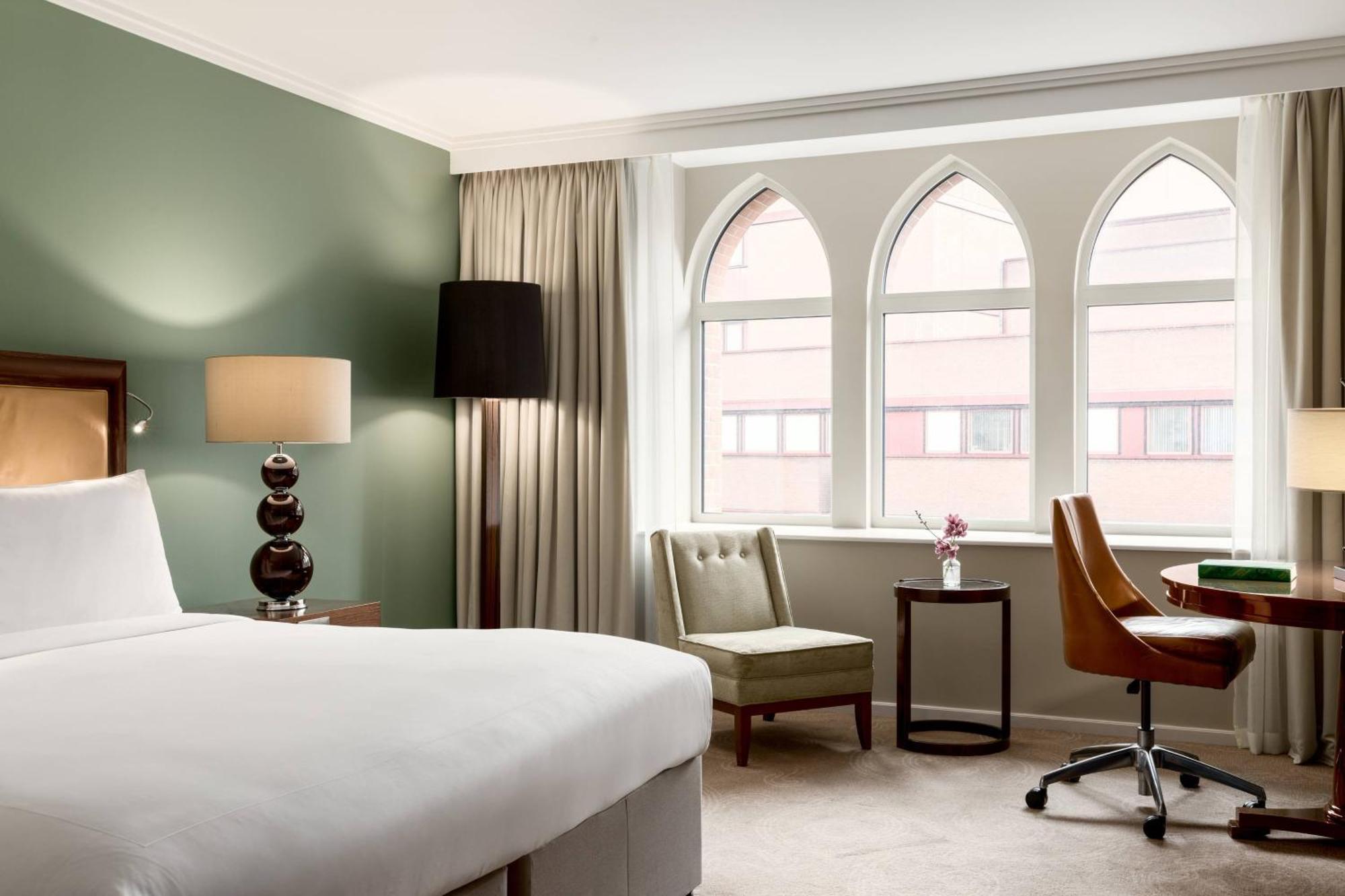St. Pancras Renaissance Hotel London Exterior foto A room at the hotel