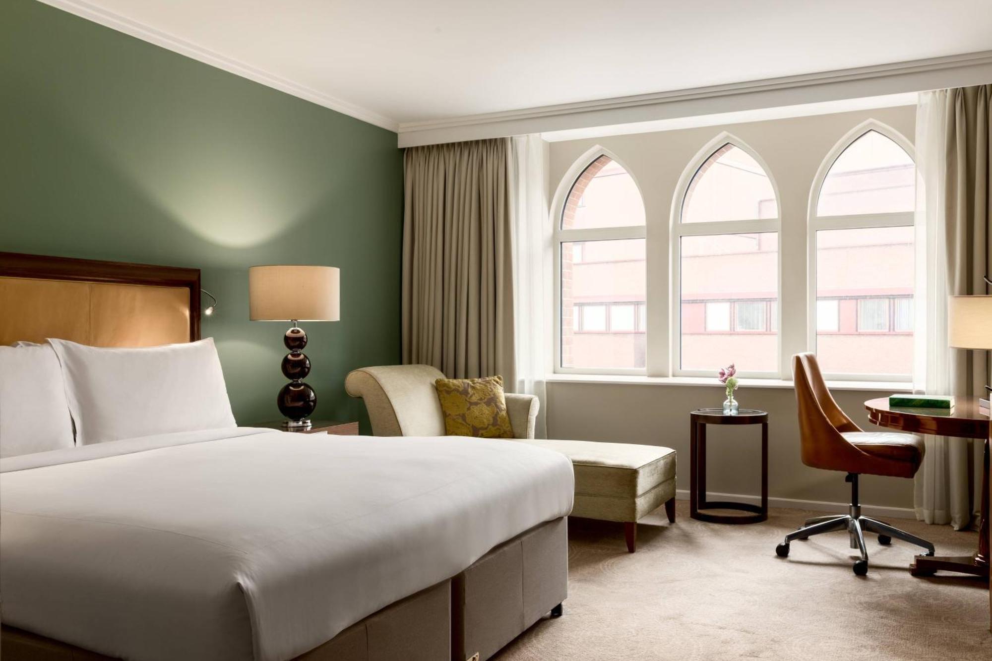 St. Pancras Renaissance Hotel London Exterior foto A room at the hotel