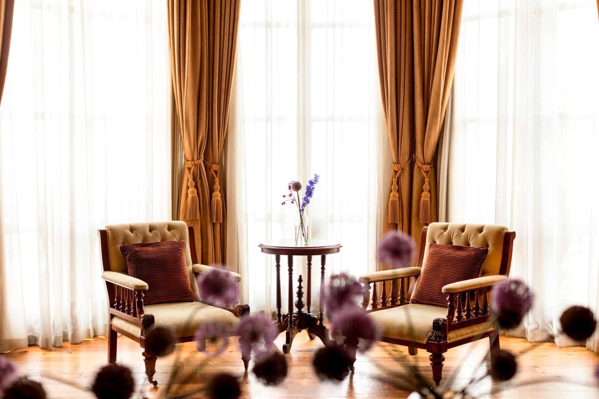 St. Pancras Renaissance Hotel London Exterior foto Curtains