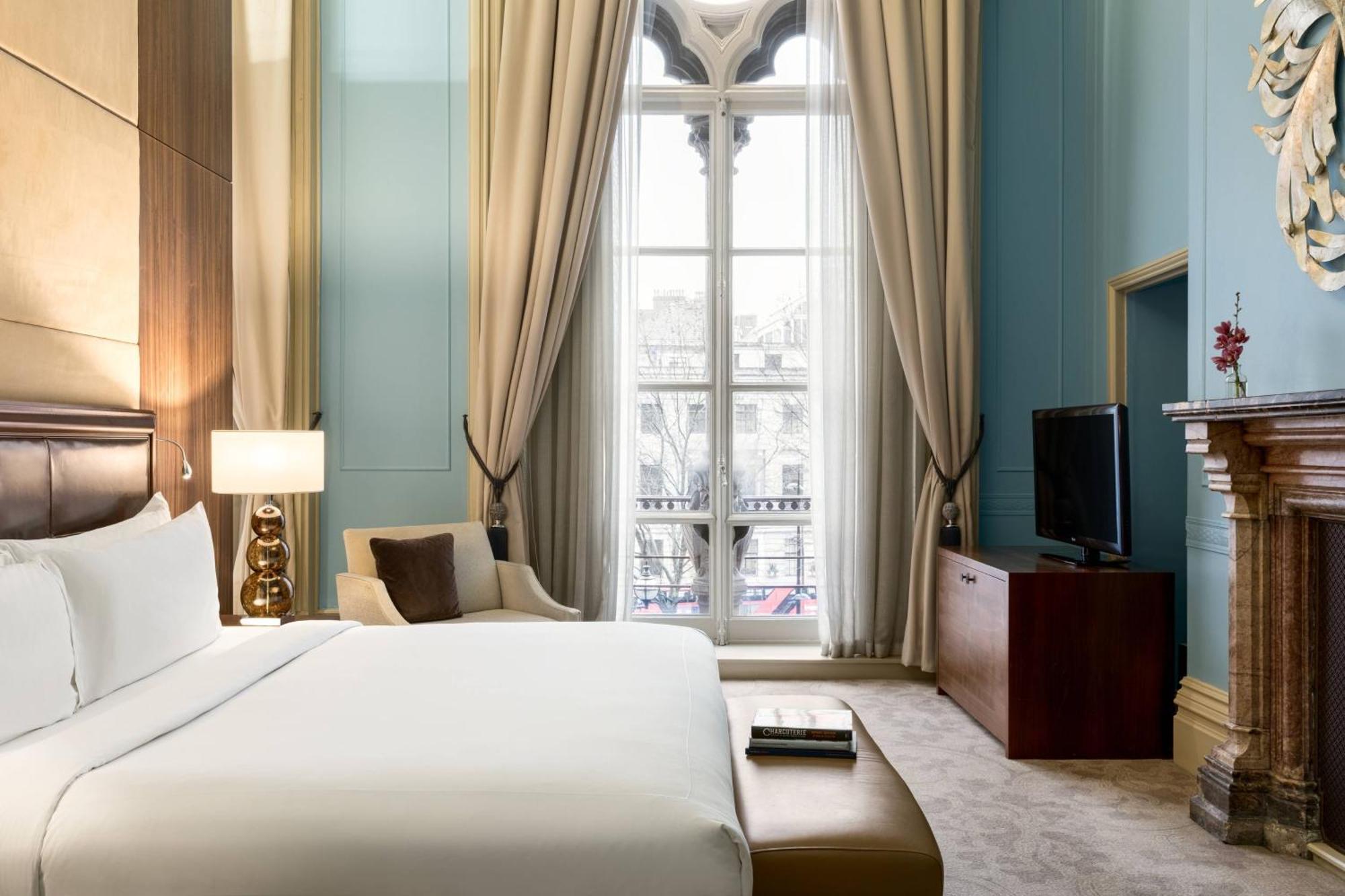 St. Pancras Renaissance Hotel London Exterior foto A room at the hotel