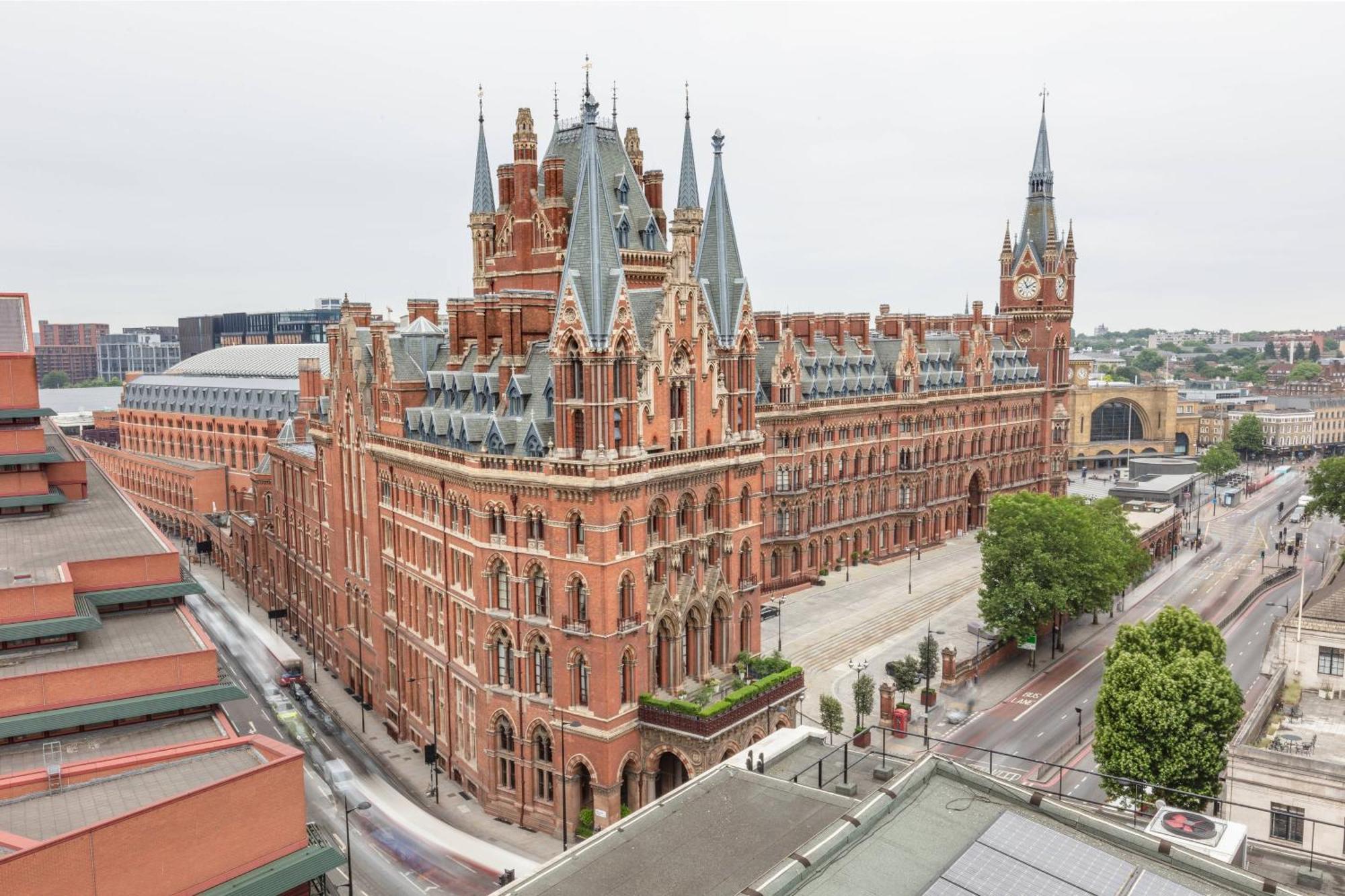 St. Pancras Renaissance Hotel London Exterior foto St Pancras Renaissance London